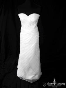 Robe fourreau en bandes d'organza blanc