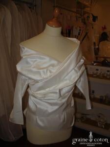 Pronovias - Étole en organza de soie ivoire, avec manches