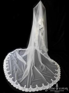 Aire - Voile en tulle ivoire long de 4 mètres bordé d'une large guipure de dentelle brodée