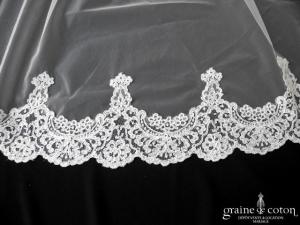 Aire - Voile en tulle ivoire long de 4 mètres bordé d'une large guipure de dentelle brodée