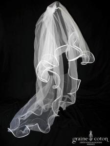 Suzanne Ermann - Voile long de 2 mètres en tulle et volutes blanches