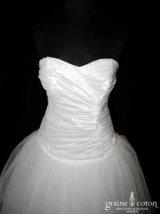 Juste un baiser - Robe taille basse en taffetas drapé et tulle ivoire clair