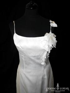 Alfredo Vaez - Robe empire en satin de soie mat ivoire