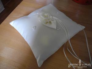 Coussin d'alliances carré ivoire