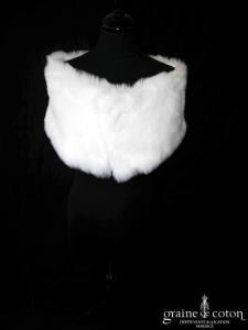 Catherine Puget - Étole en fausse fourrure ivoire