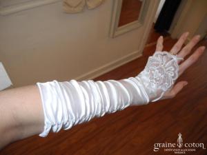 Miss Kelly - Mitaines en satin blanc perlé