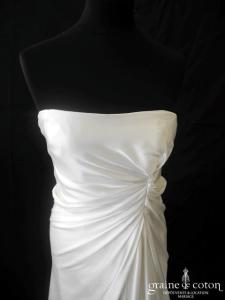 Reem Acra - Lady Slipper Ivory