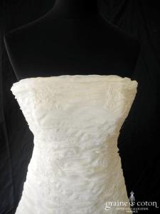 Tara Deva - Robe en organza plissé ivoire et guipure de dentelle