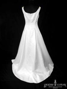 Tara Deva - Robe en satin ivoire