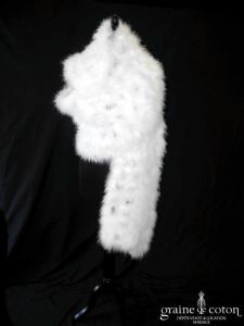 Pronuptia - Étole / cape en marabout ivoire avec perles