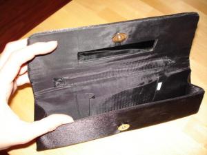 Pochette en satin noir