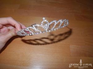 Diadème argenté avec strass