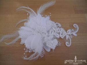 Pince dentelle et fleur organza tulle