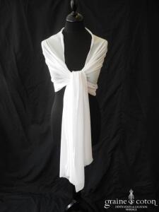Étole fluide en mousseline blanche