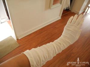 White One - Gants mi longs plissés ivoire clair