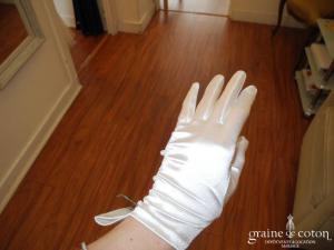 Gants courts en satin ivoire