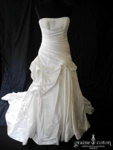 Pronovias - Prototype en satin ivoire drapé