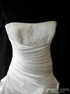 Pronovias - Prototype en satin ivoire drapé