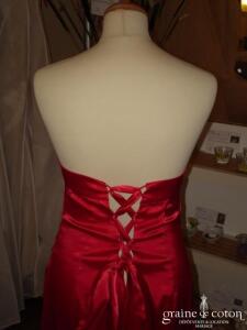 Robe longue de soirée en satin rouge et son étole