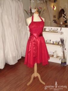 Robe de soirée dos nu fluide rouge foncé