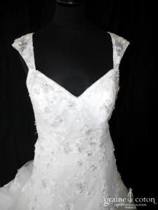 Elianna Moore - Carlotta