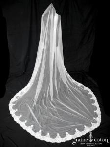 Pronovias - Voile long de 3 mètres en tulle fluide ivoire bordé de dentelle de Calais