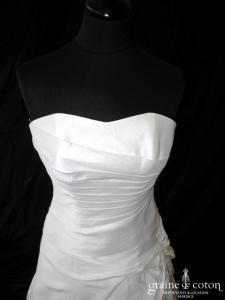 Mariées de Paris pour Cymbeline - Robe en soie sauvage drapée ivoire