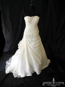 Création - Modèle de défilé en taffetas et organza