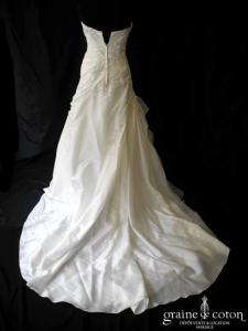 Création - Modèle de défilé en taffetas et organza