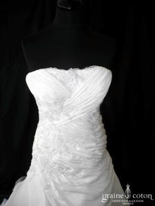 Création - Modèle de défilé en taffetas et organza