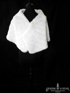 Cape en fausse fourrure ivoire clair