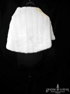 Cape en fausse fourrure ivoire clair