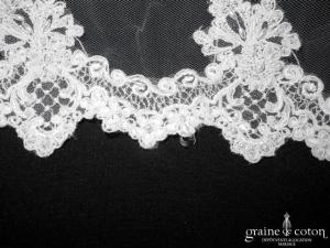 Cosmobella - Voile long de 2,50 mètres en tulle ivoire bordé de dentelle
