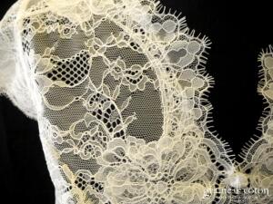 Bianco Evento - Boléro fermé à l'avant, manches courtes en dentelle ivoire