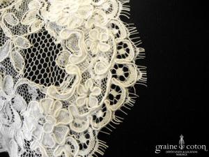 Bianco Evento - Boléro manches courtes en dentelle ivoire