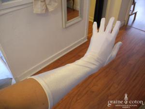 Gants mi longs en satin blanc