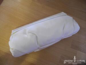 Menbur - Pochette Rocio en satin ivoire