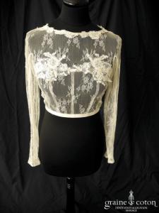 Cymbeline - Boléro en dentelle de Calais ivoire lacé dans le dos, manches longues
