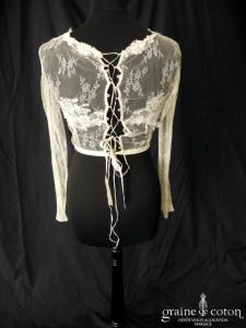 Cymbeline - Boléro en dentelle de Calais ivoire lacé dans le dos, manches longues