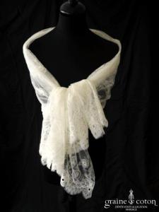 Création - Étole en fine dentelle ivoire