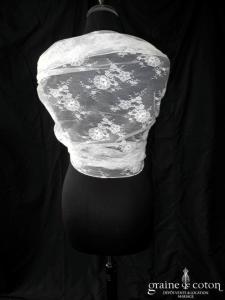 Création - Étole en fine dentelle ivoire