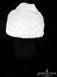 Cape enfant en fausse fourrure ivoire