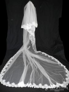 Pronovias - Voile long de 3,50 mètres en tulle ivoire clair bordé de dentelle