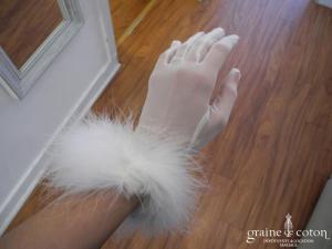 Création - Gants courts en tulle ivoire bordés de duvet