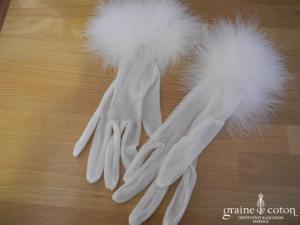 Création - Gants courts en tulle ivoire bordés de duvet