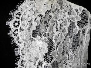 Bianco Evento - Boléro manches longues en dentelle ivoire