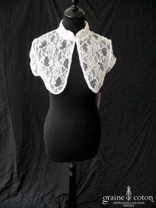 Bianco Evento - Boléro manches courtes en dentelle ivoire avec col mao