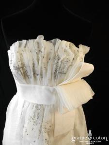 Paule Ka - Collection Black Carpet - Robe empire en organza de soie ivoire