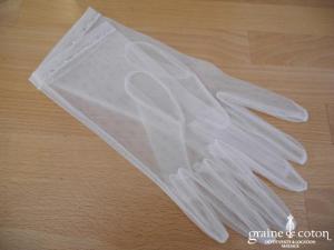 Création - Gants courts en tulle ivoire, bordés de fines perles argentées