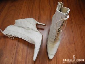 Sylvie Rost - Bottines en cuir blanc, lacées